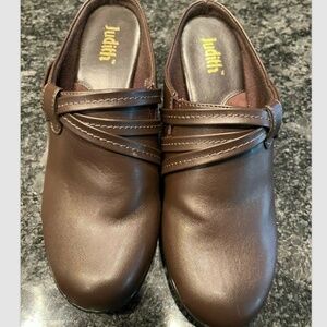 Judith Bev Brown Mules Ladies Size 8 Pre-Owned